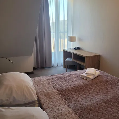 Czarna Gora 409 *