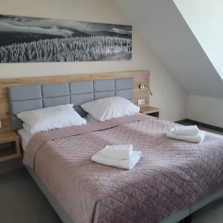 Czarna Gora 409 * Sienna (Klodzko)